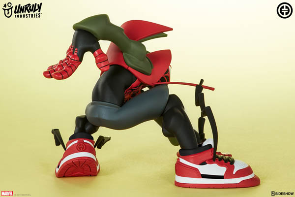 アンルーリー・インダストリーズからスニーカーを主張したグラフィティ