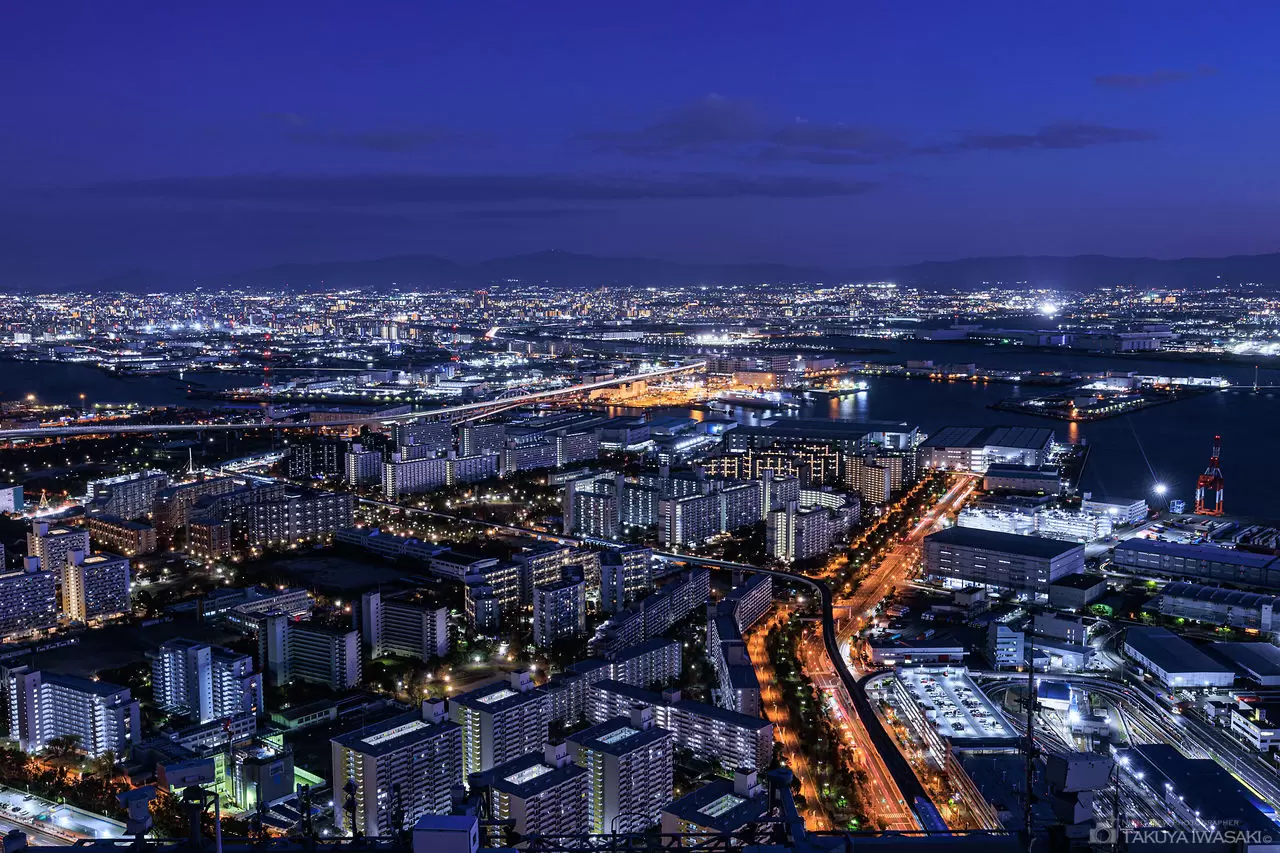 大阪府咲洲庁舎展望台・さきしまコスモタワーの夜景（大阪府大阪市
