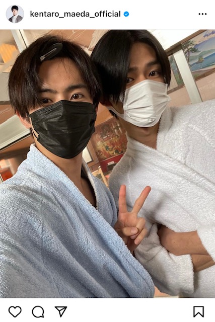 仮面ライダーリバイス主演前田拳太郎、共演日向亘とバスローブ姿披露