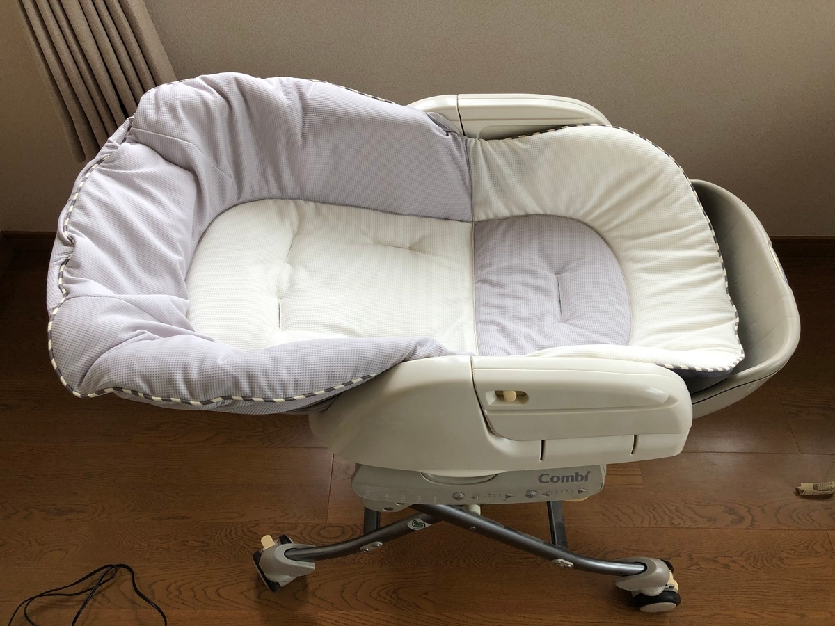 16日まで！Combi ロアンジュオートスイング ホワイト Combi ロアンジュ