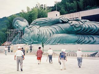 あの日】全長41メートルの巨大仏像公開＝9月2日｜【西日本新聞me】