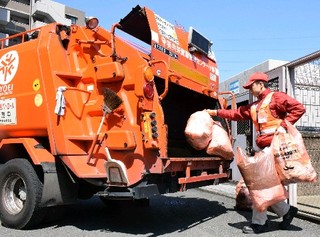 おしごと拝見】ごみ収集車（福岡県小郡市） 共栄資源管理センター小郡