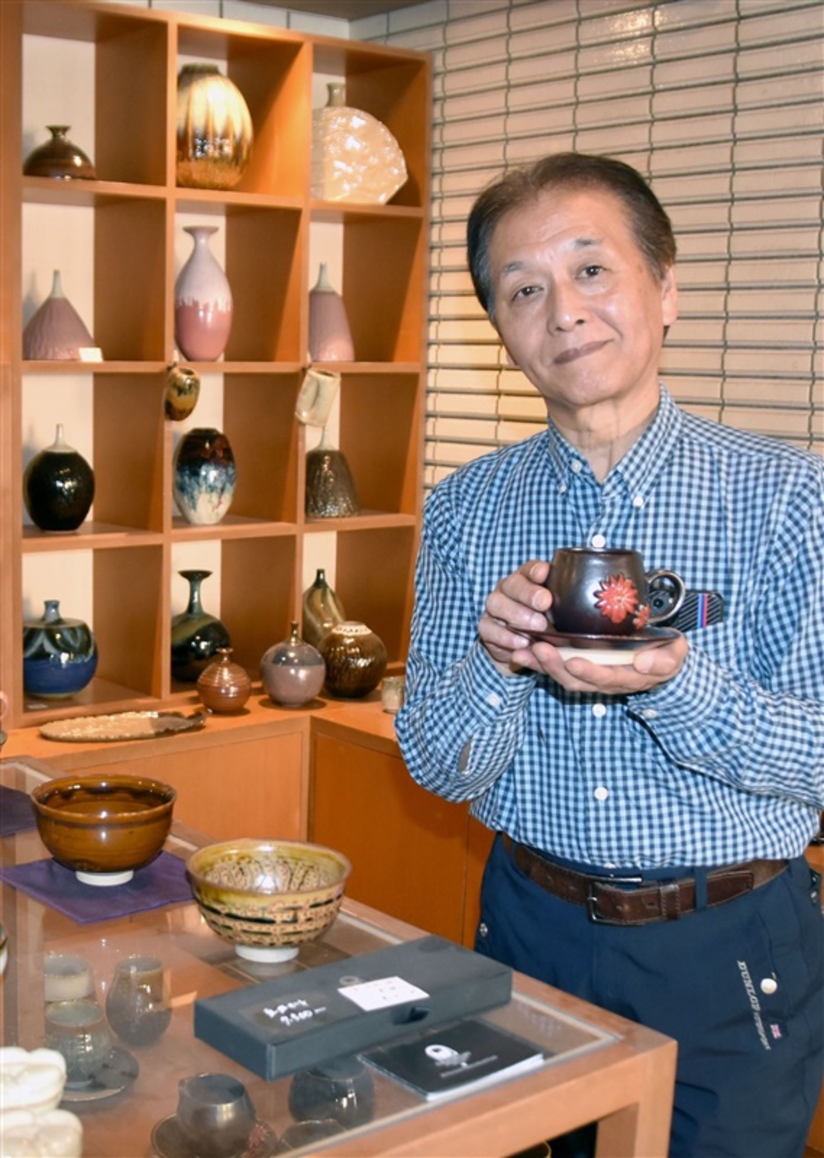 福岡市早良区で高取焼味楽窯が窯開き 11月29、30日 干支「午」茶わんや