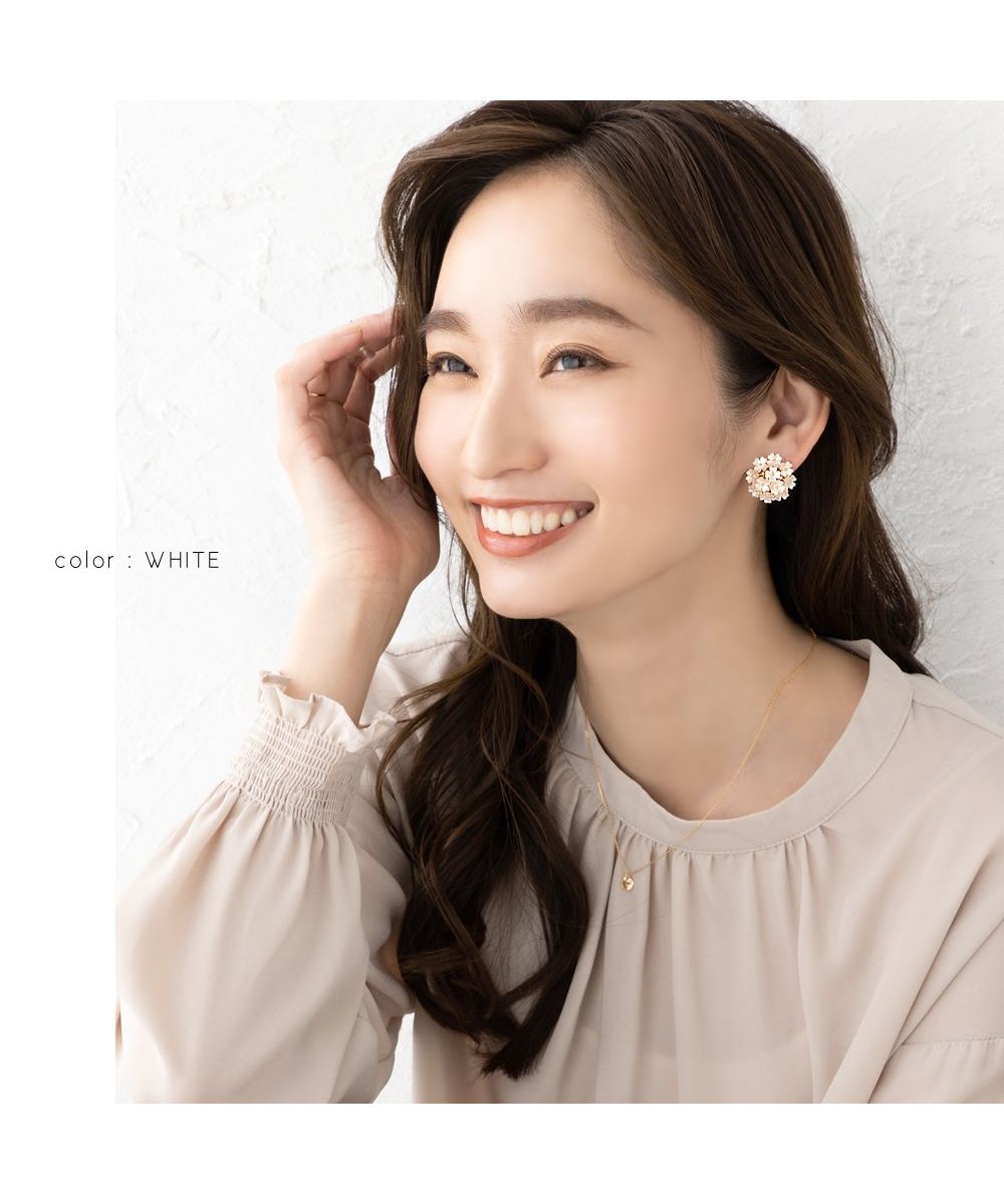 Creamdot.】淡く艶めく小花を集めたブーケピアス/イヤリング 通販