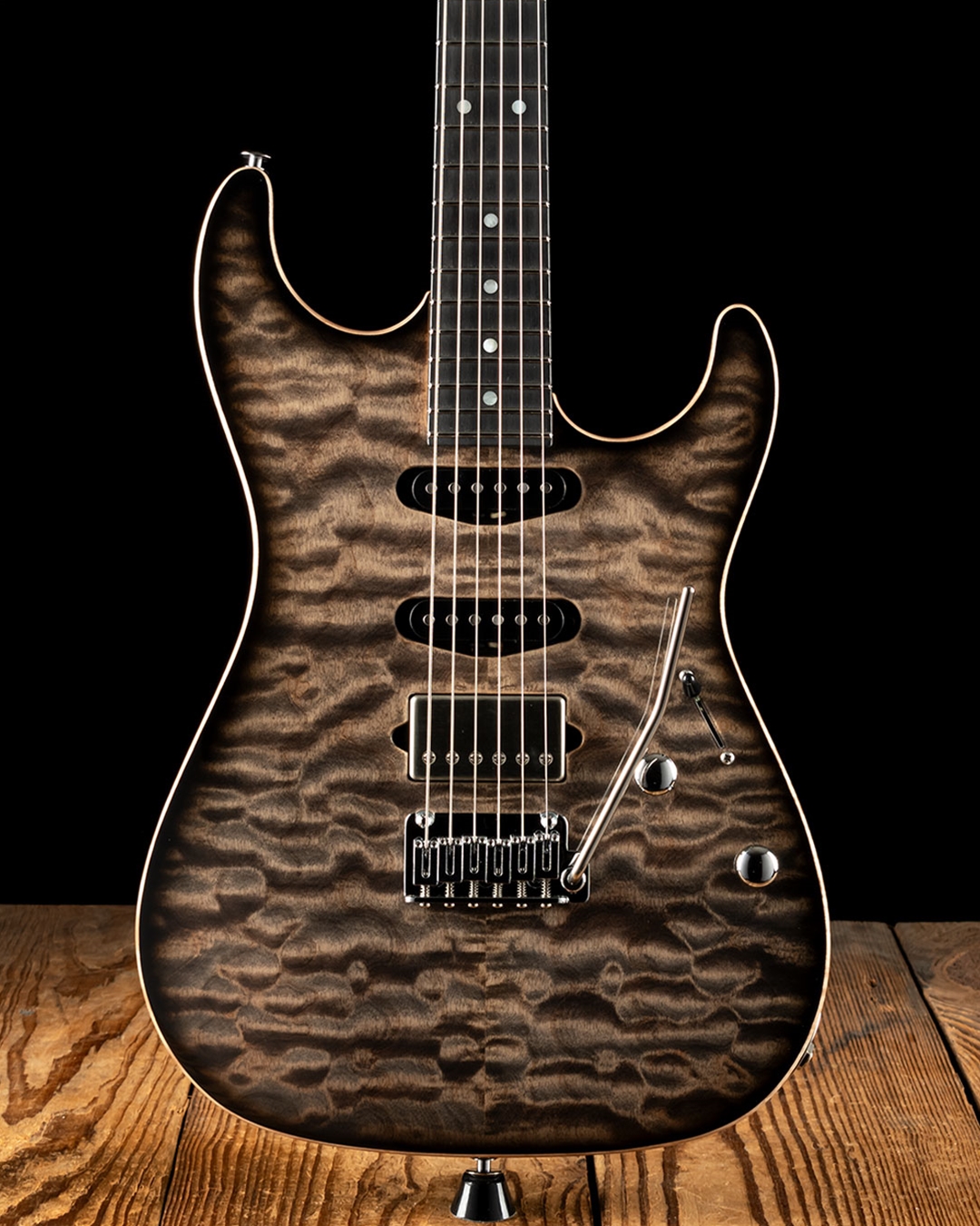 Suhr Standard Custom Quilt Maple/Swamp Ash - Trans Charcoal Burst