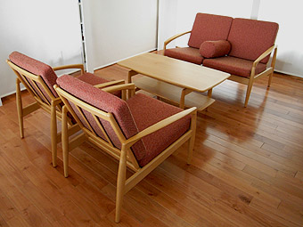 オー・ローズ 宮崎椅子製作所 ペーパーナイフソファー、カイ