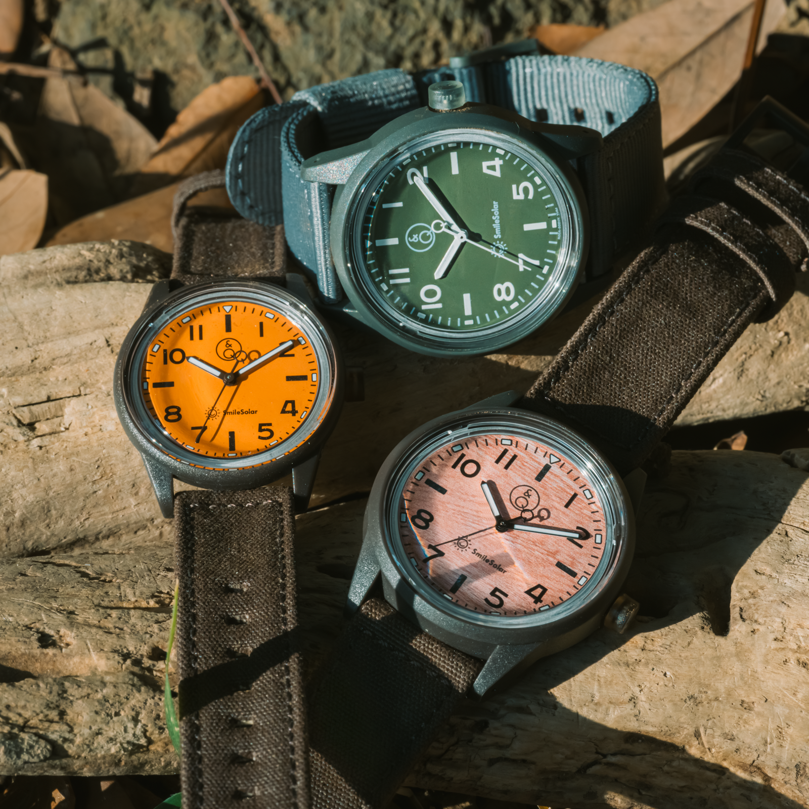 キャンプ系YouTuber「FUKU」コラボモデル – Q&Q SmileSolar ONLINE STORE