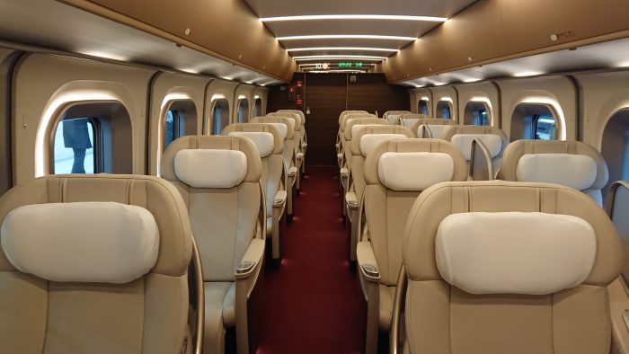 E5系はやぶさ「グランクラス」体験レポート | 出発進行！