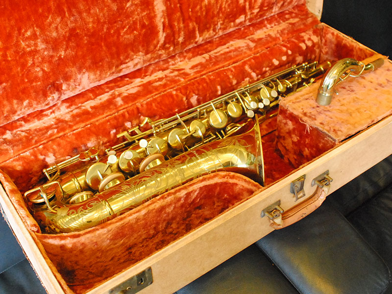 BUESCHER 400 Top Hat & Cane テナーサックス