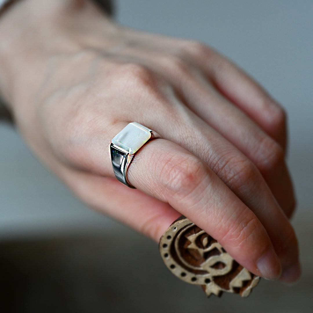 Talat Than-sa-mǎi マザーオブパール シグネットリング【SV925】25ss