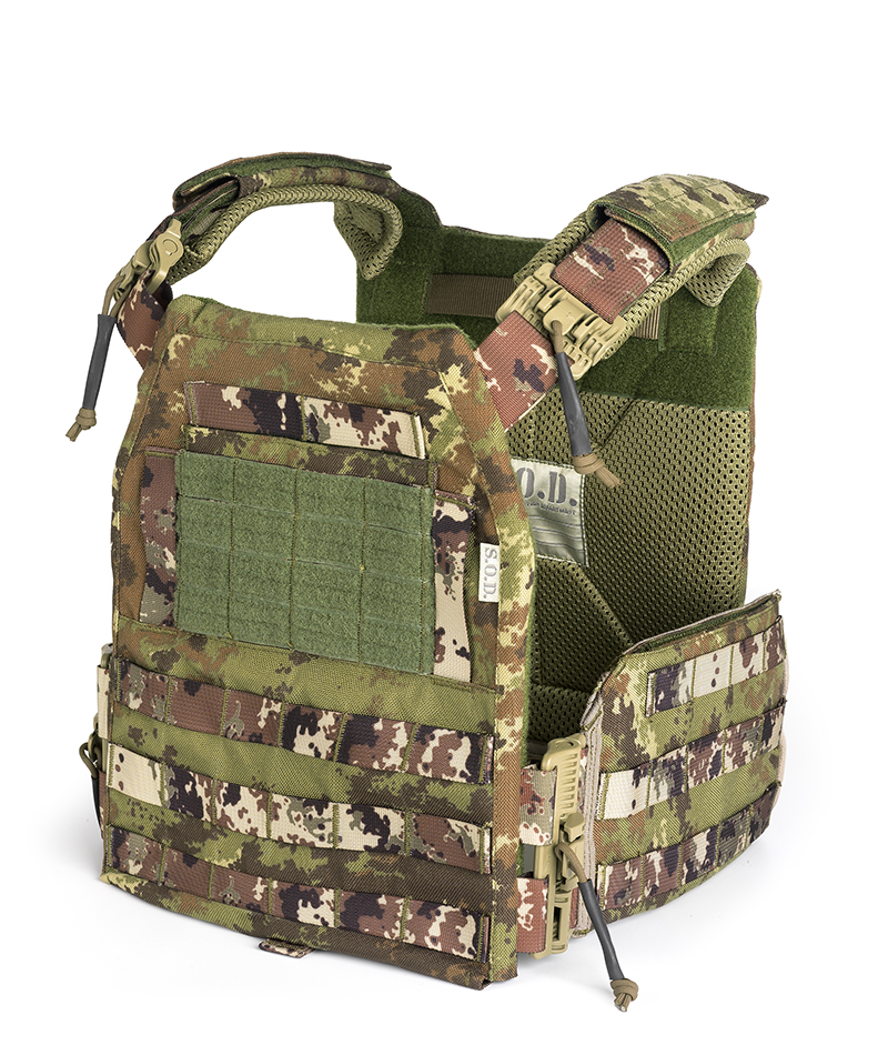 COMBAT / BODY ARMOUR-PLATE CARRIER / P.P.C.