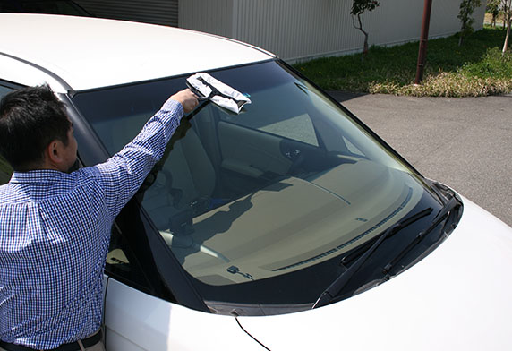 窓フクピカハンディワイパー｜ガラス・ミラー クリーナー・くもり止め