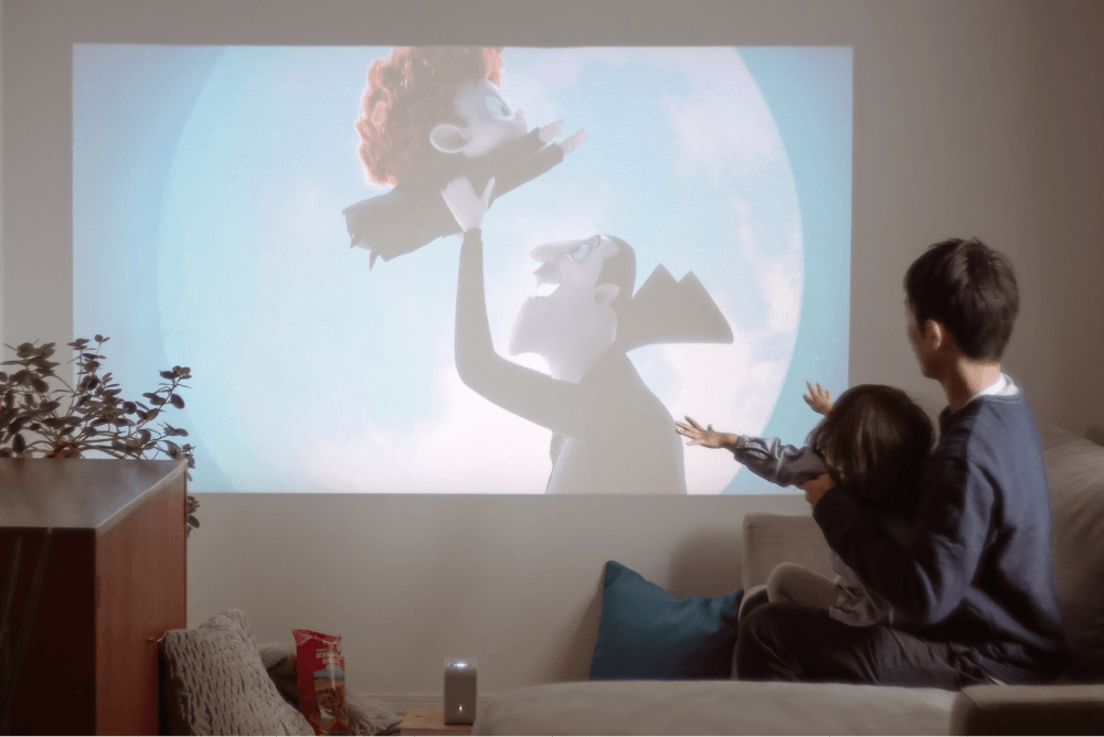 これ一台でホームシアターが始められる!ポータブル超短焦点