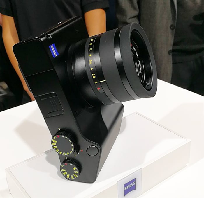 Zeiss announces the ZX1 full frame fixed lens camera | sonyalpharumors