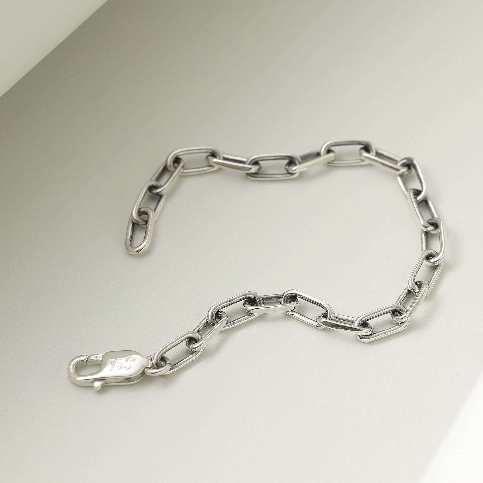 Suman Dhakhwa（スーマンダックワ） Temple Chain Bracelet（テンプル