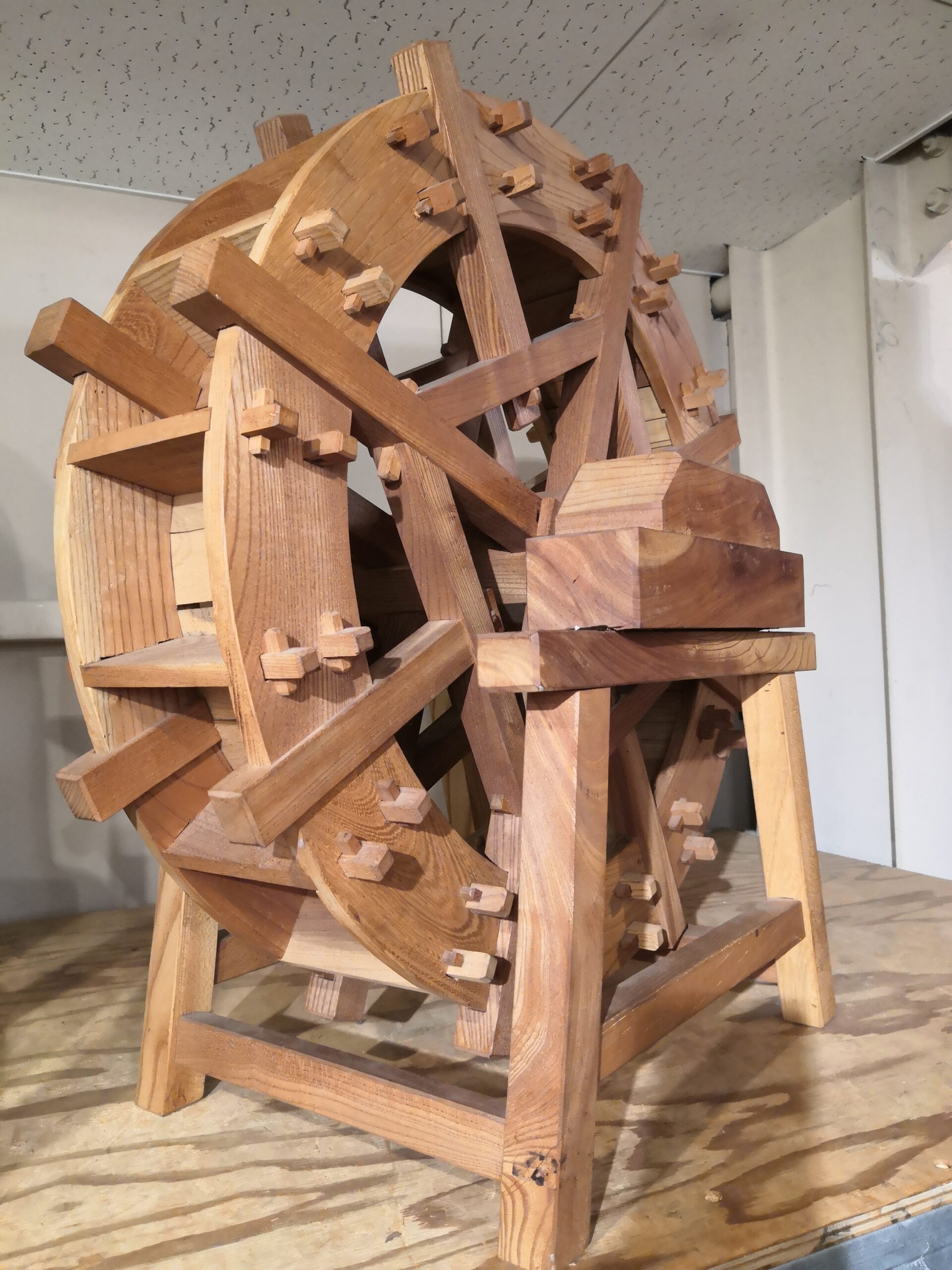 中古品】 昭和レトロ 庭オブジェ 木製 木工品 ひのき 水車 買取しま
