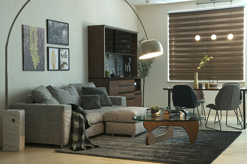 モダンな雰囲気のリビングダイニング(並び順：商品名)