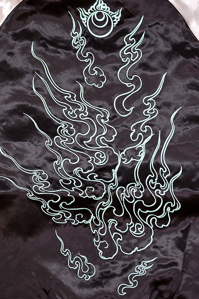 粋 狐火九尾狐リバーシブルスカジャン 絡繰魂 244031 和柄 和風 刺繍