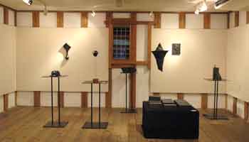 砂丘館・クリップ オモクロイやきもの 佐藤公平展