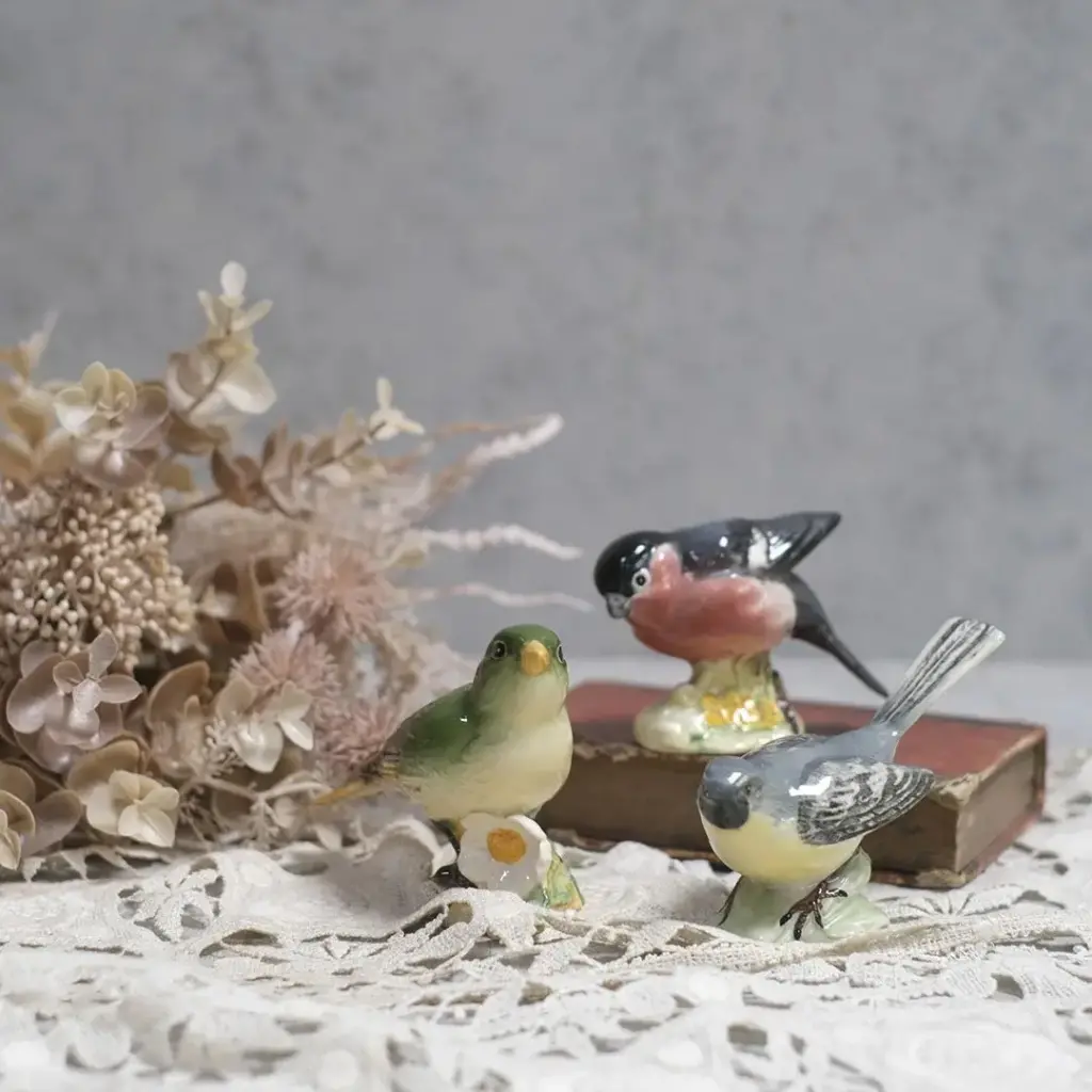 ヴィンテージフィギリン BESWICK WREN 鳥の置物 ピーターラビット陶製