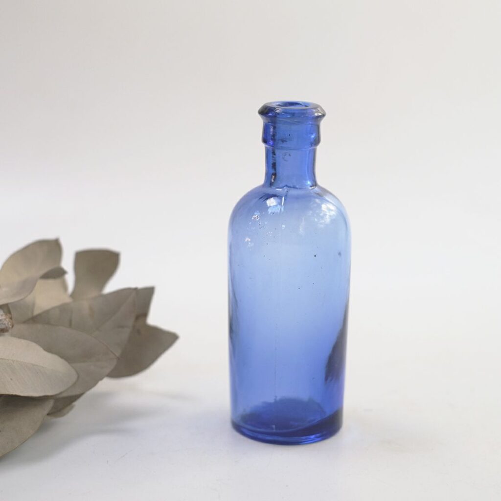 アンティーク 雑貨ガラス瓶/コバルトブルー レトロな表情が素敵な深い