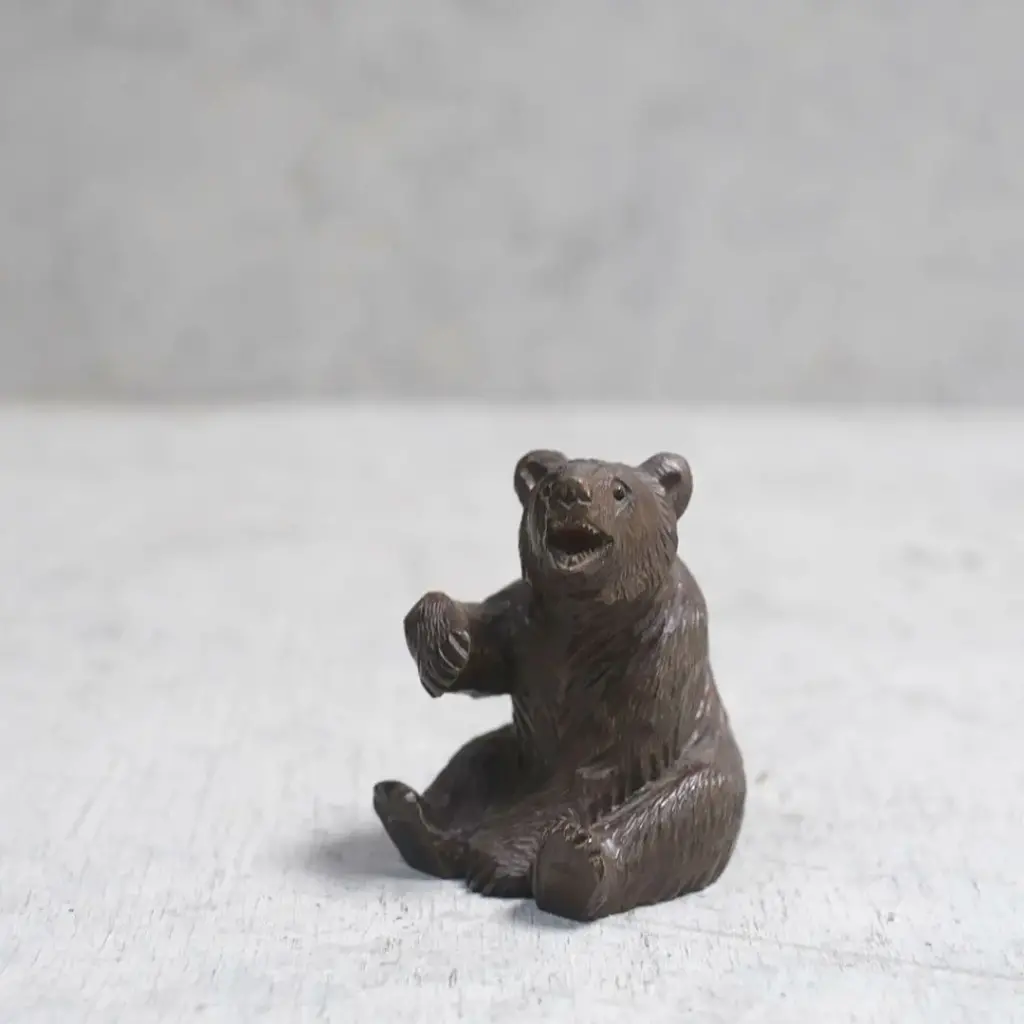 アンティーク雑貨 ベアーオブジェ 可愛らしい表情の木彫り熊 スイス