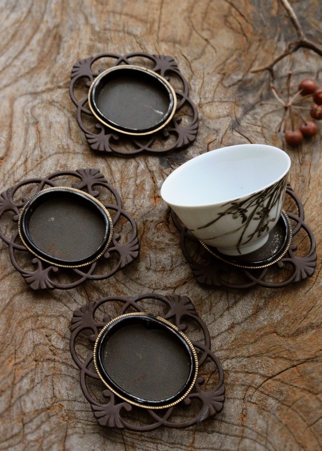 透かし銅製 茶托 引手金具 4枚組 茶器 茶托 煎茶道具 骨董 古玩 民具