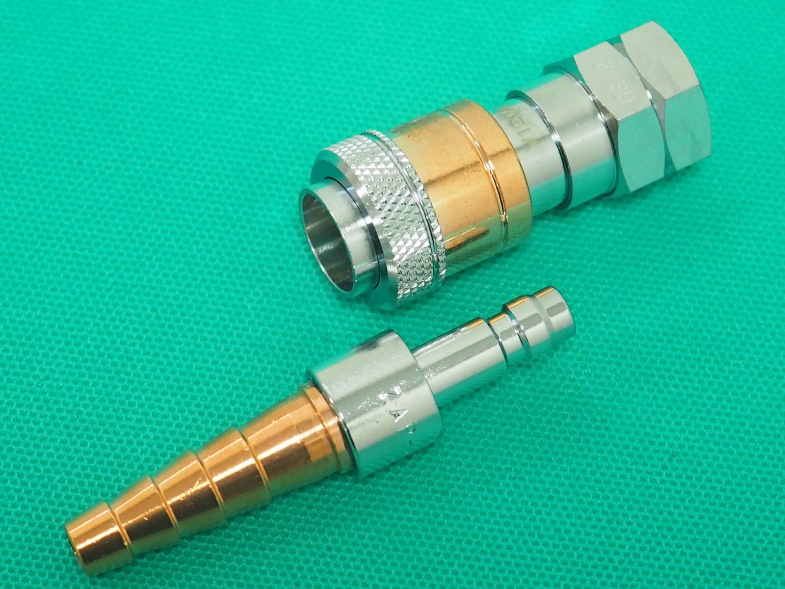 アポロコック 可燃性ガス用ゲージ直結用ソケット/プラグ セット ZGSP-2