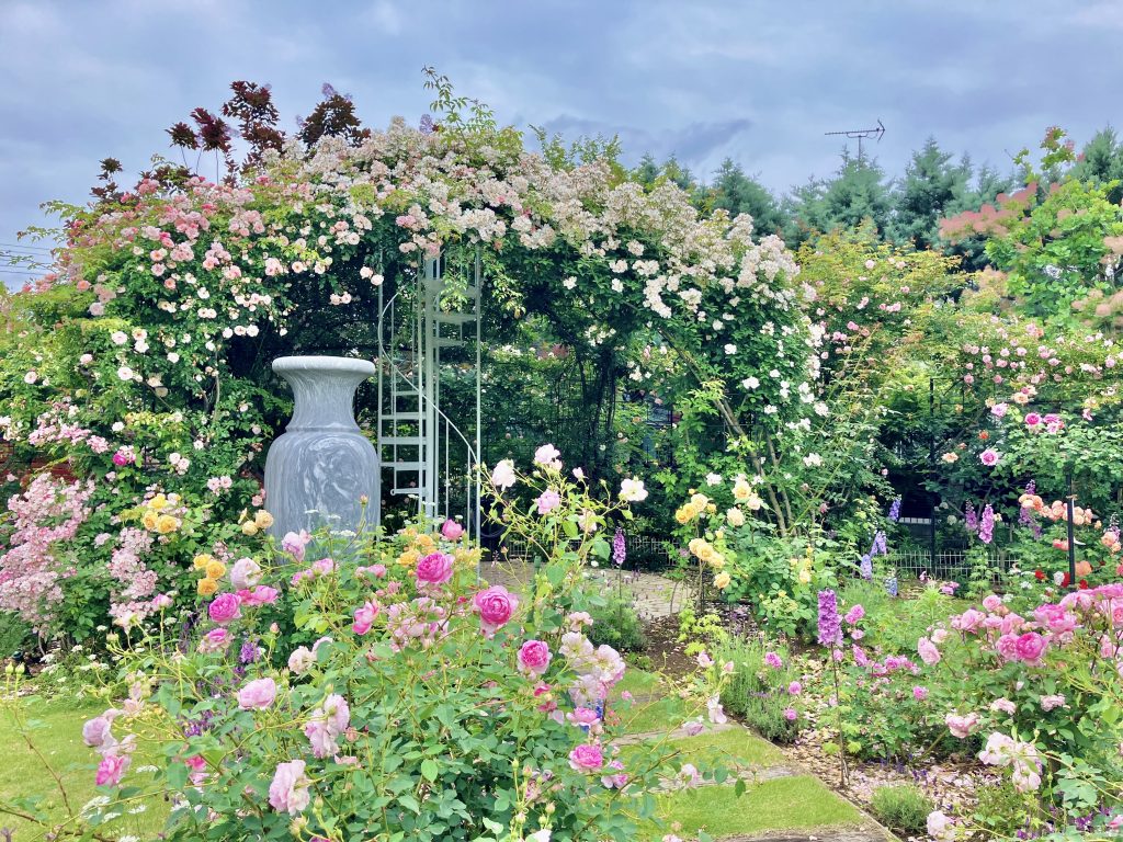 ファミリーローズガーデン訪問2025 | 三友建設株式会社