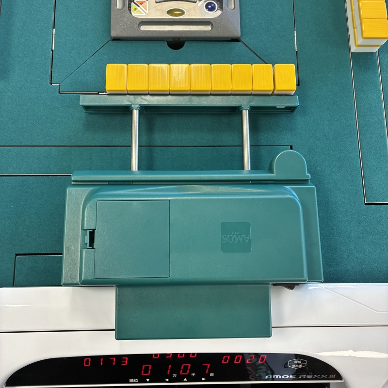 入荷未定>三人用牌寄せ機 ゴッドハンド3【送料無料】 / 全自動麻雀卓