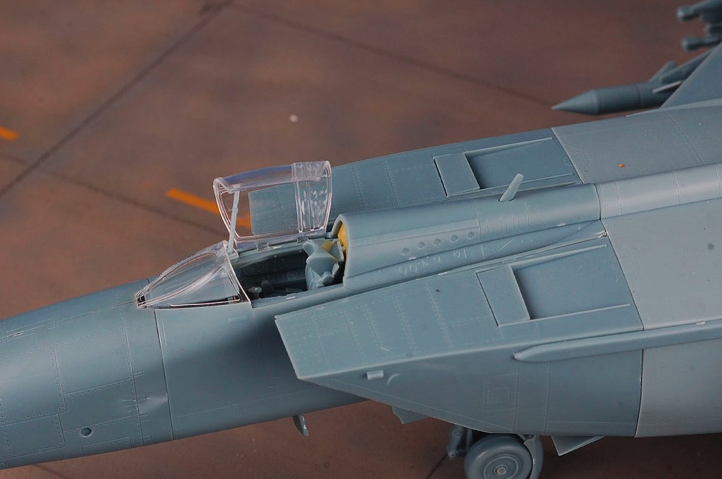 Scalehobbyist.com: MiG-25 PD/PDS Foxbat by Kitty Hawk Models