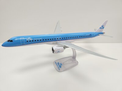 ScaleModelStore.com :: Embraer