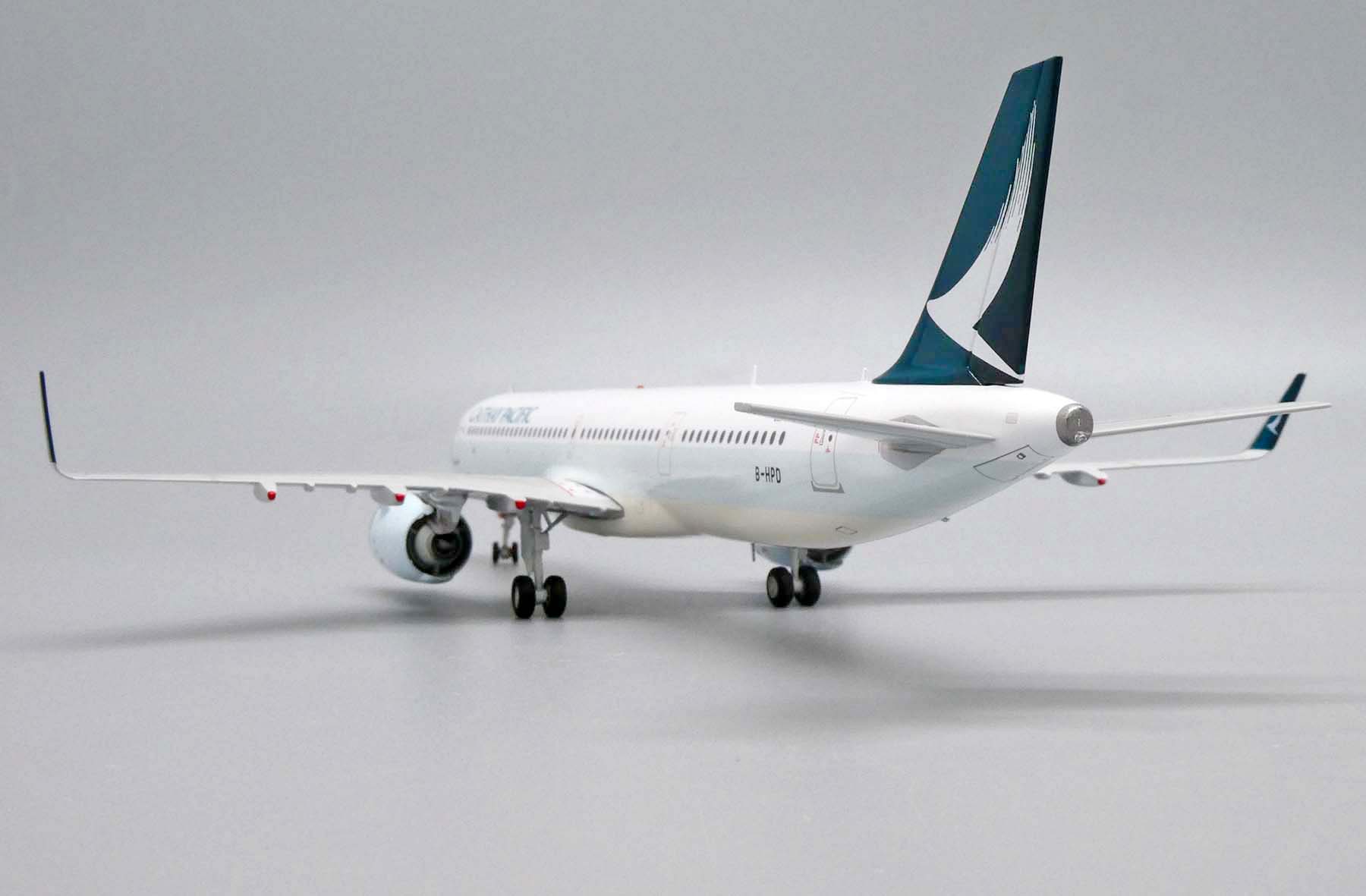 ScaleModelStore.com :: JC Wings 1:200 - EW221N011 - Cathay Pacific
