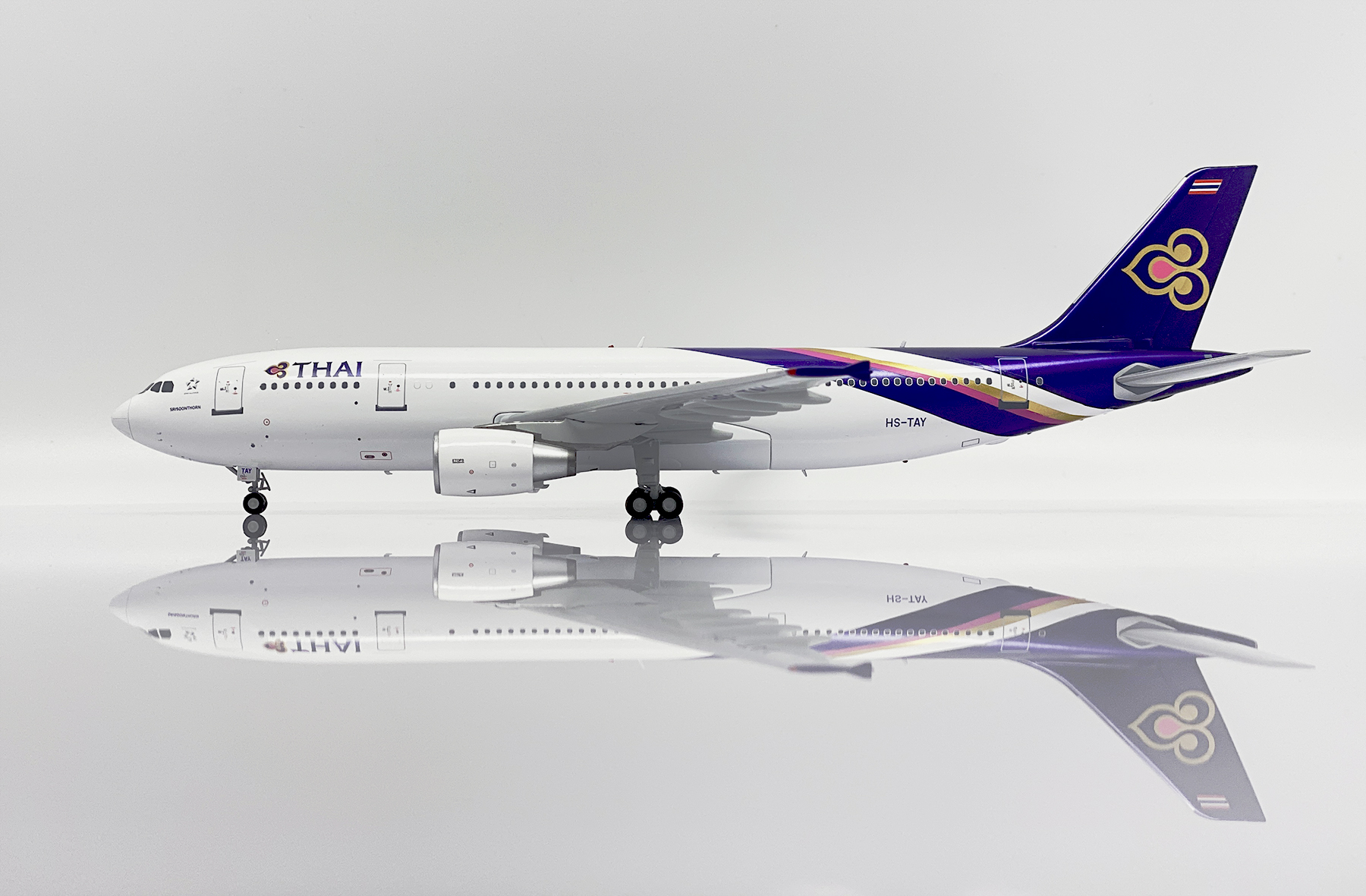 ScaleModelStore.com :: JC Wings 1:200 - XX20217 - Thai Airways