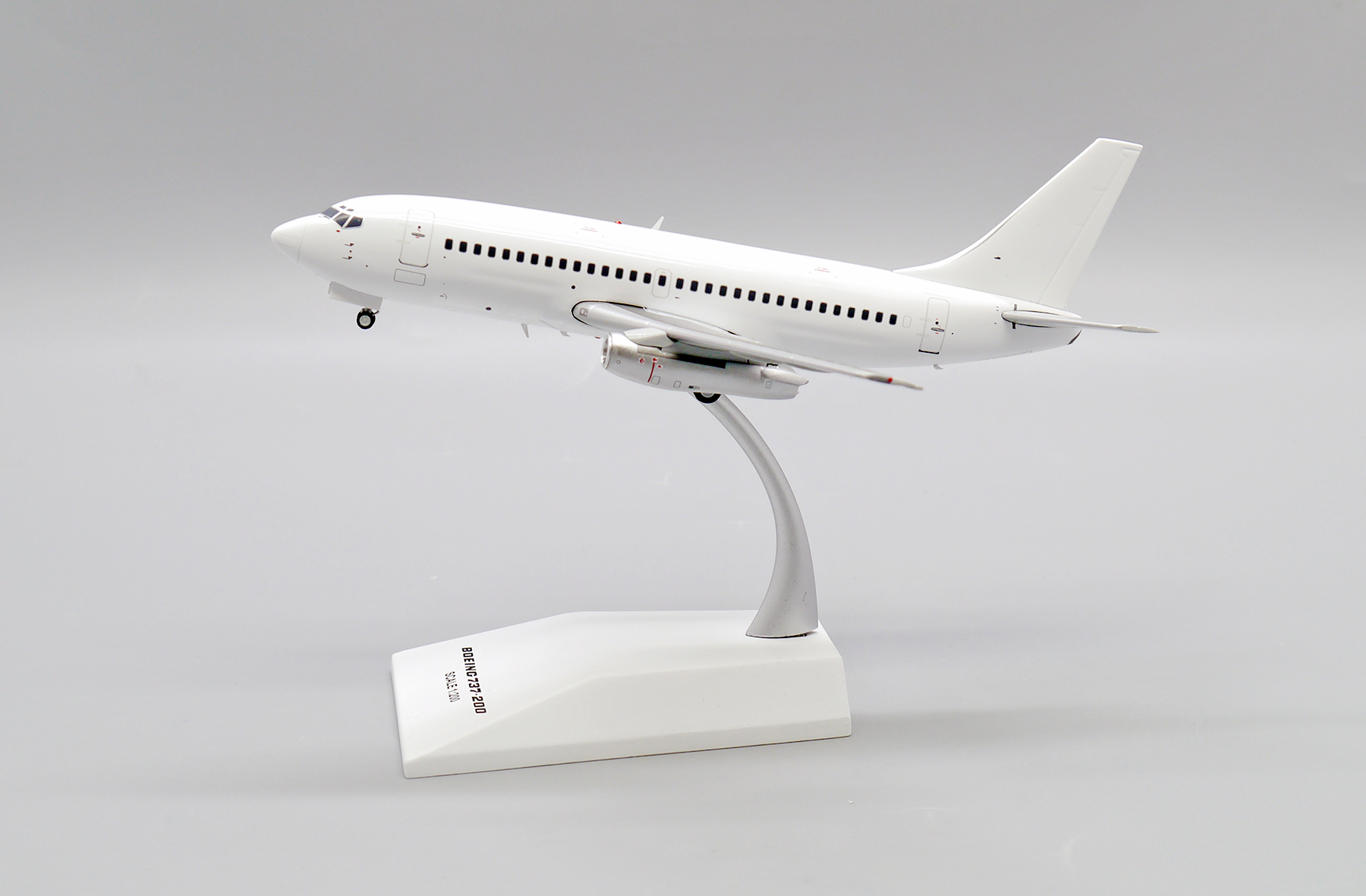 ScaleModelStore.com :: JC Wings 1:200 - BK1098 - Blank Boeing 737-200