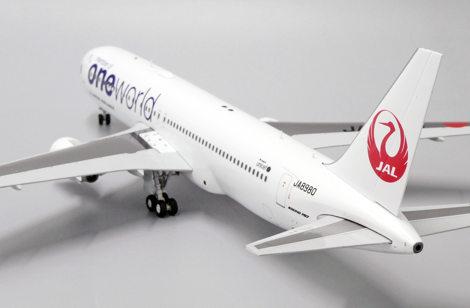 ScaleModelStore.com :: JC Wings 1:200 - EW2763003 - Japan Airlines