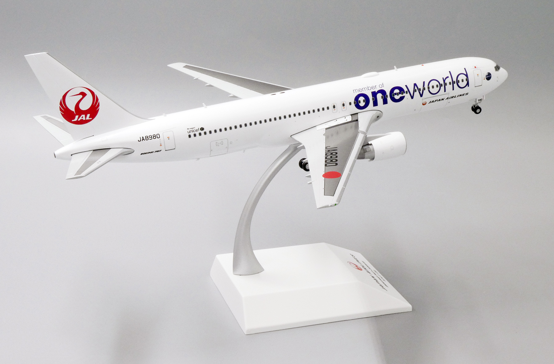 ScaleModelStore.com :: JC Wings 1:200 - EW2763003 - Japan Airlines