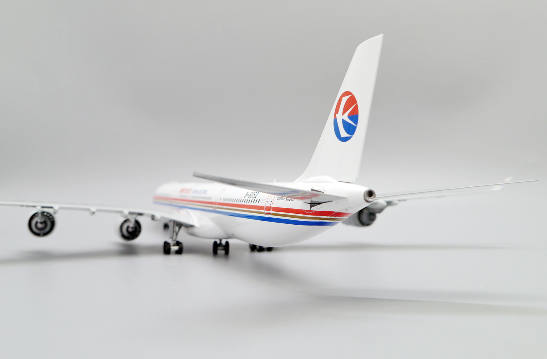 ScaleModelStore.com :: JC Wings 1:200 - XX20123 - China Eastern