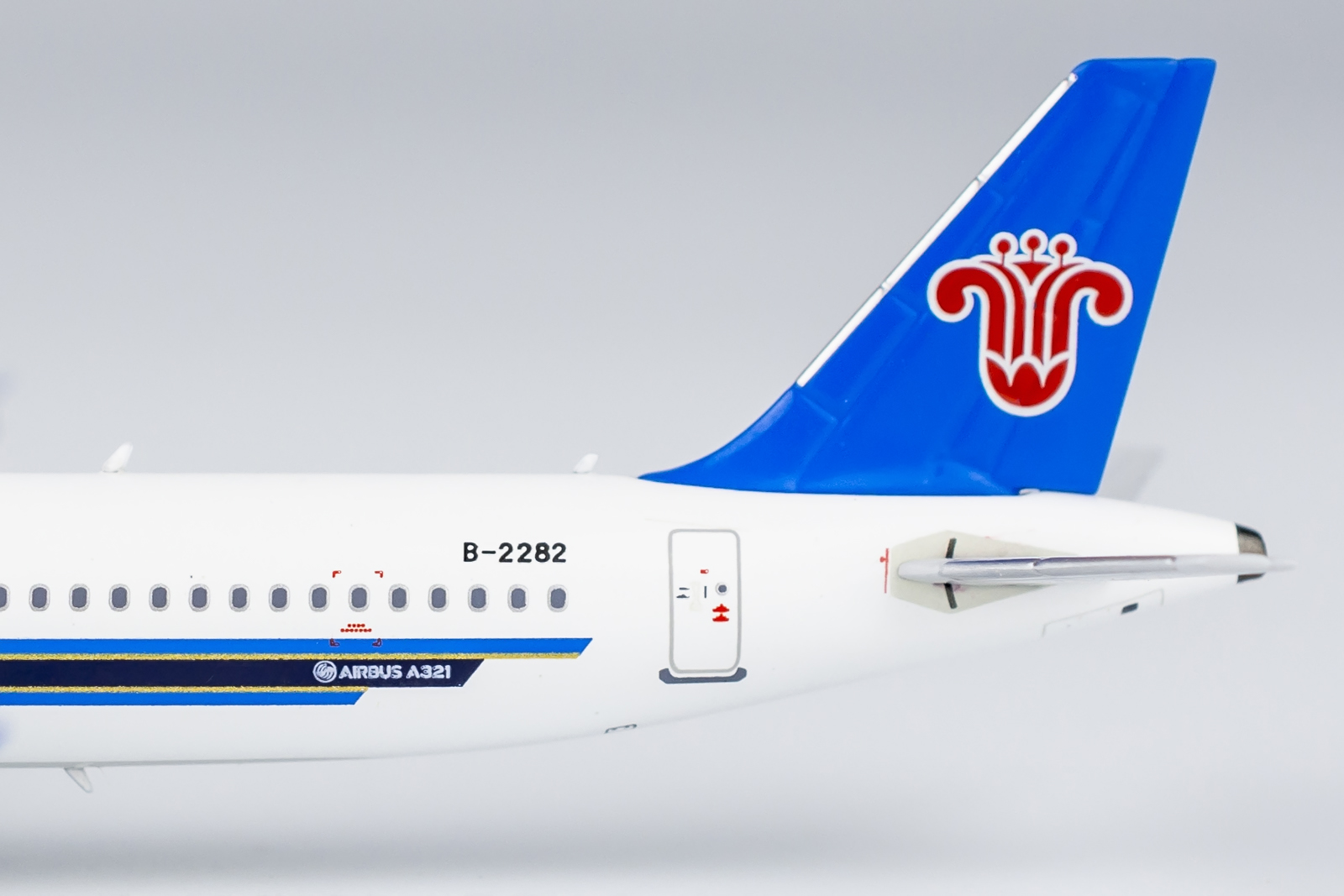 ScaleModelStore.com :: NG Models 1:400 - 13067 - China Southern