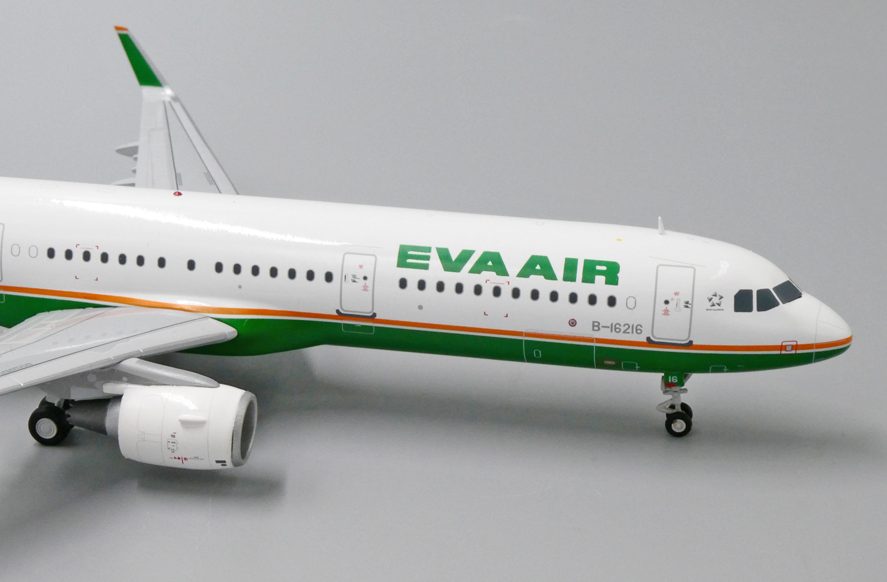 ScaleModelStore.com :: JC Wings 1:200 - LH2095 - Eva Air Airbus A321