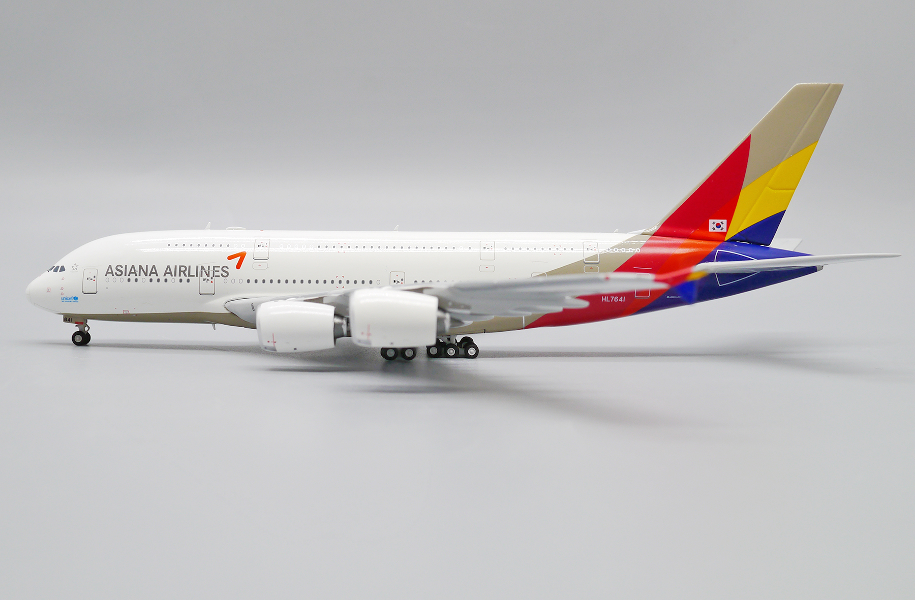 ScaleModelStore.com :: JC Wings 1:400 - XX40052 - Asiana Airlines