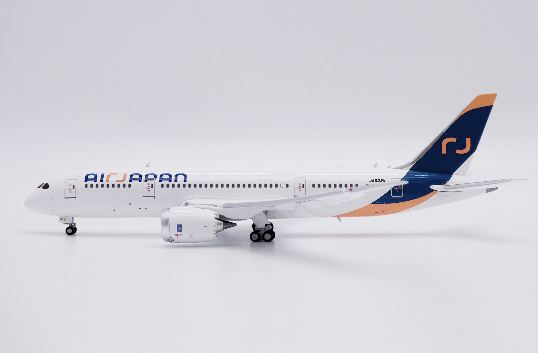 ScaleModelStore.com :: JC Wings 1:400 - SA4042A - Air Japan Boeing