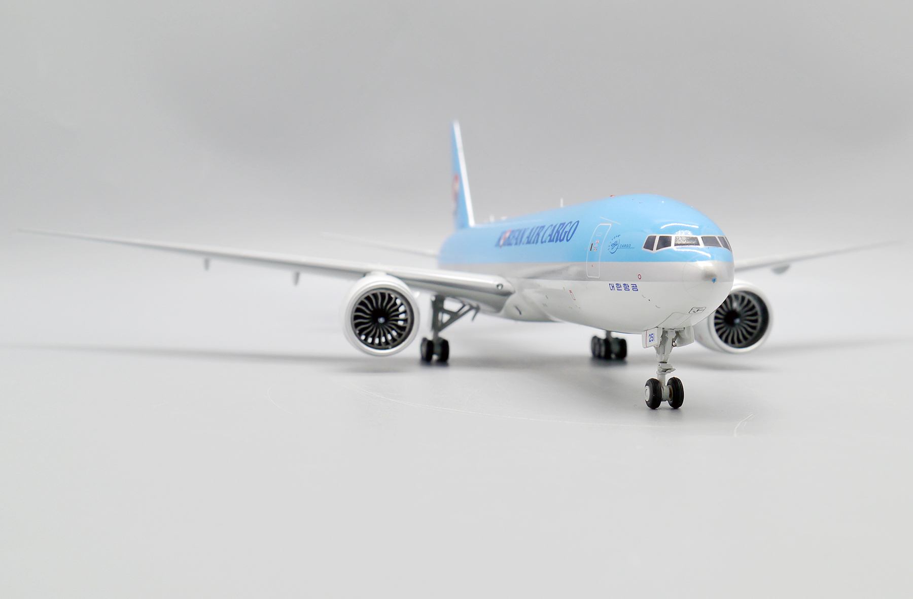 ScaleModelStore.com :: JC Wings 1:200 - SA2004 - Korean Air Cargo