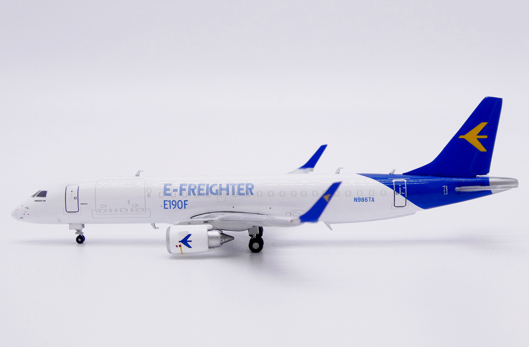 ScaleModelStore.com :: JC Wings 1:400 - LH4384 - Embraer House