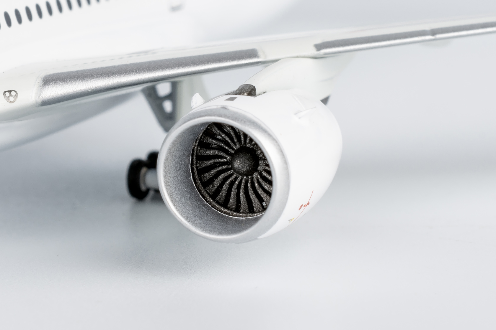 ScaleModelStore.com :: NG Models 1:400 - 57015 - Japan Airlines