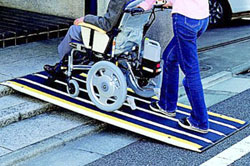 折りたたみ式超軽量屋外携帯用スロープ デクパックE.B.Lエッジ付き90