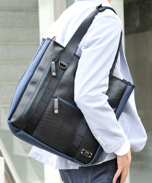 日本製 シール【SEAL】デザイナーズメッセンジャーバッグ 黒 タイヤ