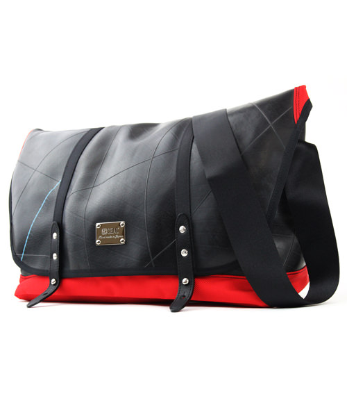 日本製 シール【SEAL】デザイナーズメッセンジャーバッグ 黒 タイヤ