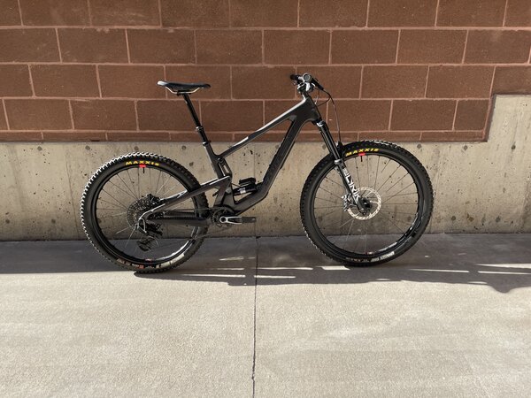 Santa Cruz USED Santa Cruz Bronson CC MX 2024 X0 T-Type RSV Dark