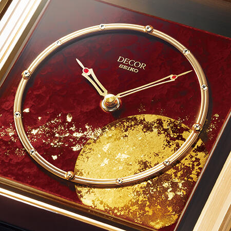 デコール セイコーより金箔で満月を表現した漆塗り仕上げの新モデルが